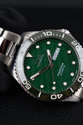Load image into Gallery viewer, Mido Ocean Star 200C M042.430.11.091.00 Box + og. Papiere Green Dial, German Delivered
