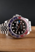 Bild in Galerie-Betrachter laden, Rolex GMT-Master II "Pepsi" 126710BLRO Box + og. Papiere 2023, 40mm
