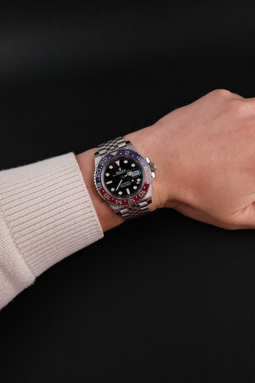 Rolex GMT-Master II "Pepsi" 126710BLRO Box + og. Papiere 2023, 40mm