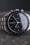Carica l'immagine nel visualizzatore della galleria, Omega Speedmaster Professional Moonwatch 31030425001002 - Detail view 4
