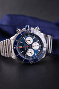 Carica l'immagine nel visualizzatore della galleria, Breitling Super Chronomat B01 44 AB0136 - Detail view 3
