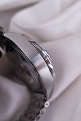 Carica l'immagine nel visualizzatore della galleria, Breitling Super Chronomat B01 44 AB0136 - Detail view 4
