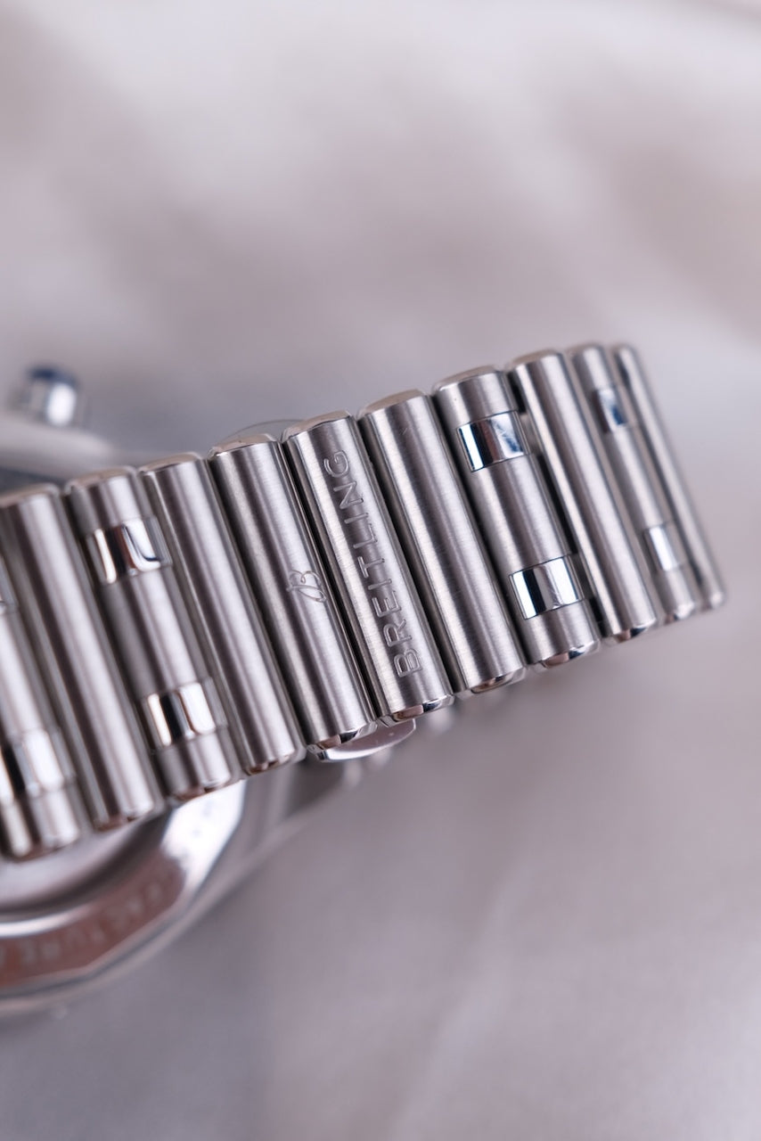 Breitling Super Chronomat B01 44 AB0136 - Detail view 7
