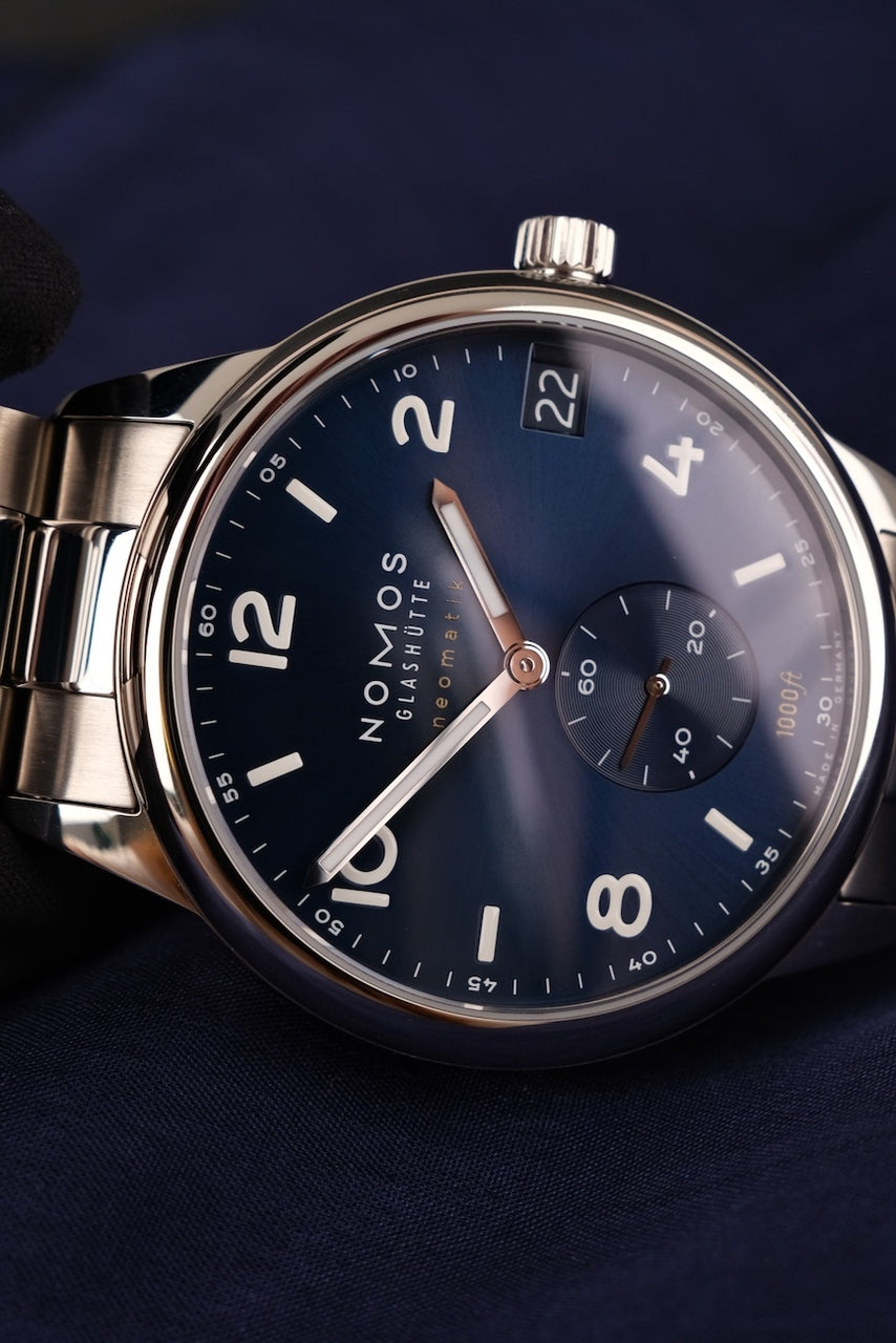 Nomos Club Sport Neomatik 42 Date Blue 782 Box + og. Papiere 42mm