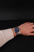 Load image into Gallery viewer, Nomos Club Sport Neomatik 42 Date Blue 782 Box + og. Papiere 42mm
