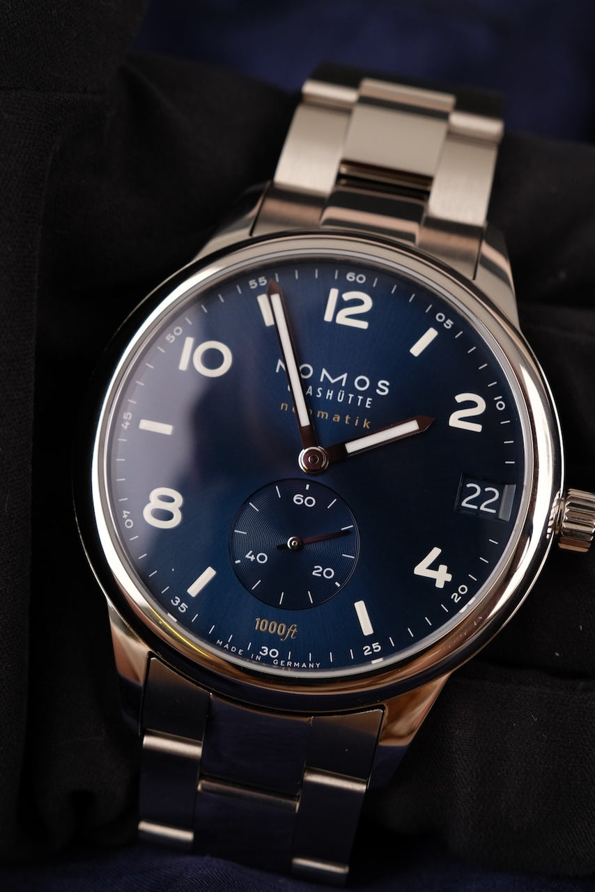 Nomos Club Sport Neomatik 42 Date Blue 782 Box + og. Papiere 42mm