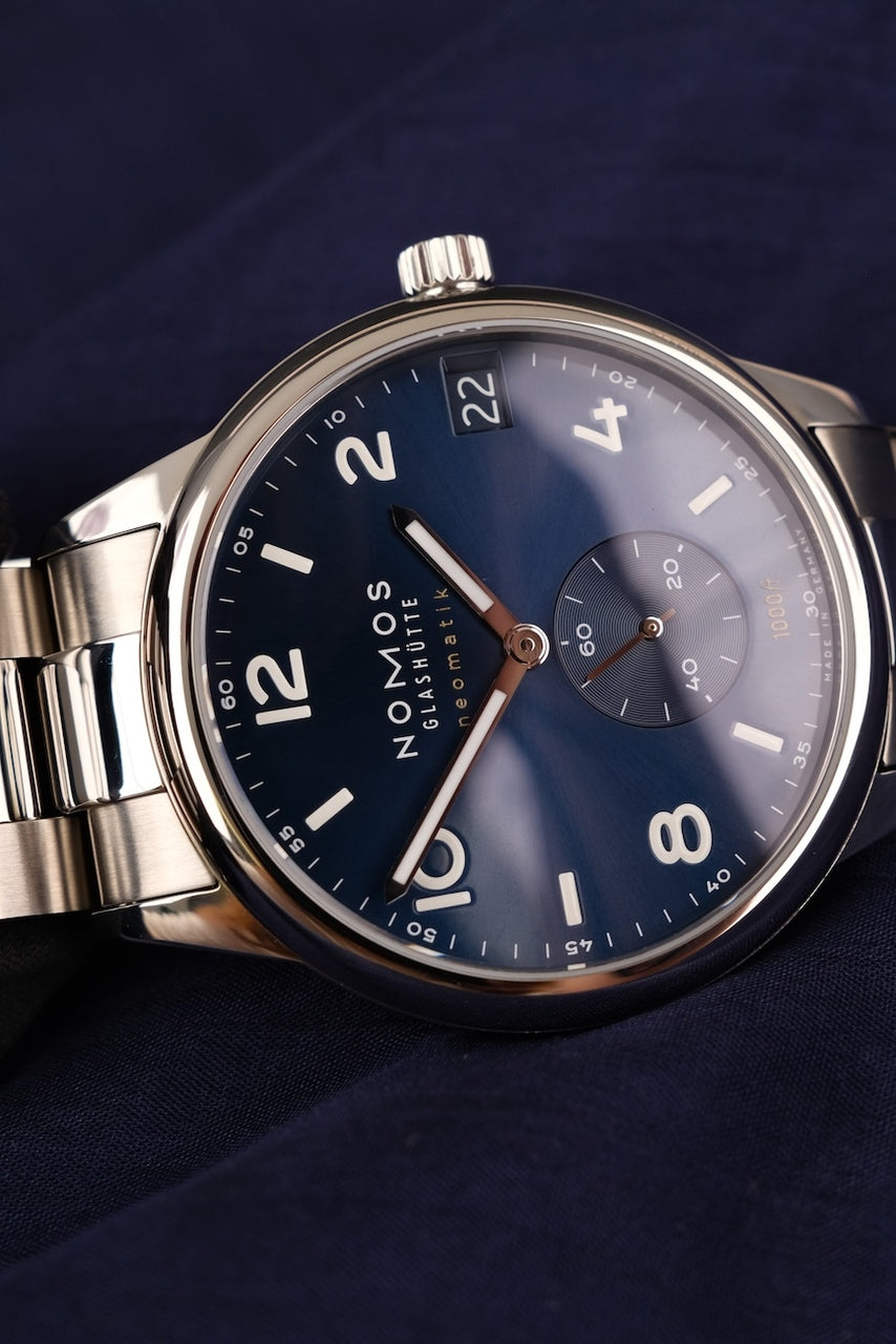 Nomos Club Sport Neomatik 42 Date Blue 782 Box + og. Papiere 42mm