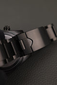 Bild in Galerie-Betrachter laden, Tudor Black Bay Chrono Dark 79360DK Box + og. Papiere Limited "All Blacks" Rugby Editon
