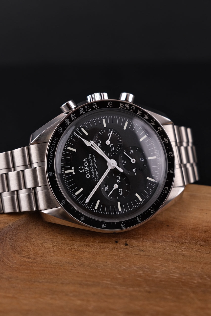 Omega Speedmaster Professional Moonwatch 31030425001001 Box + og. Papiere German Delivered, 42mm