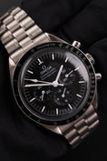Carica l'immagine nel visualizzatore della galleria, Omega Speedmaster Professional Moonwatch 31030425001001 Box + og. Papiere German Delivered, 42mm
