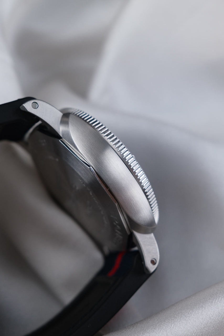 Panerai Submersible QuarantaQuattro Luna Rossa PAM01391 - Detail view 6