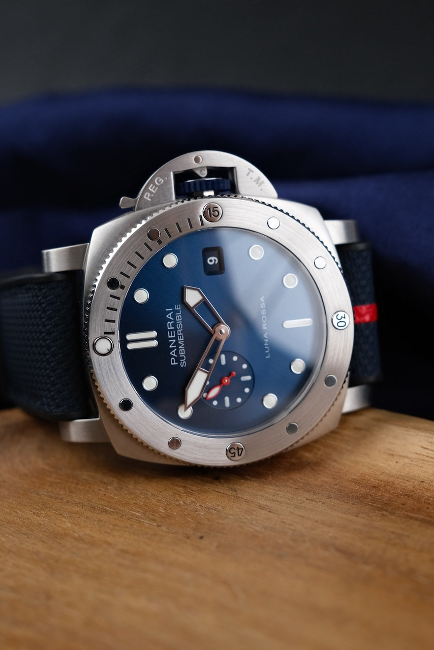 Panerai Submersible QuarantaQuattro Luna Rossa PAM01391 - Detail view 3