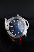 Carica l'immagine nel visualizzatore della galleria, Panerai Submersible QuarantaQuattro Luna Rossa PAM01391 - Detail view 1
