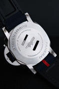 Carica l'immagine nel visualizzatore della galleria, Panerai Submersible QuarantaQuattro Luna Rossa PAM01391 - Detail view 8
