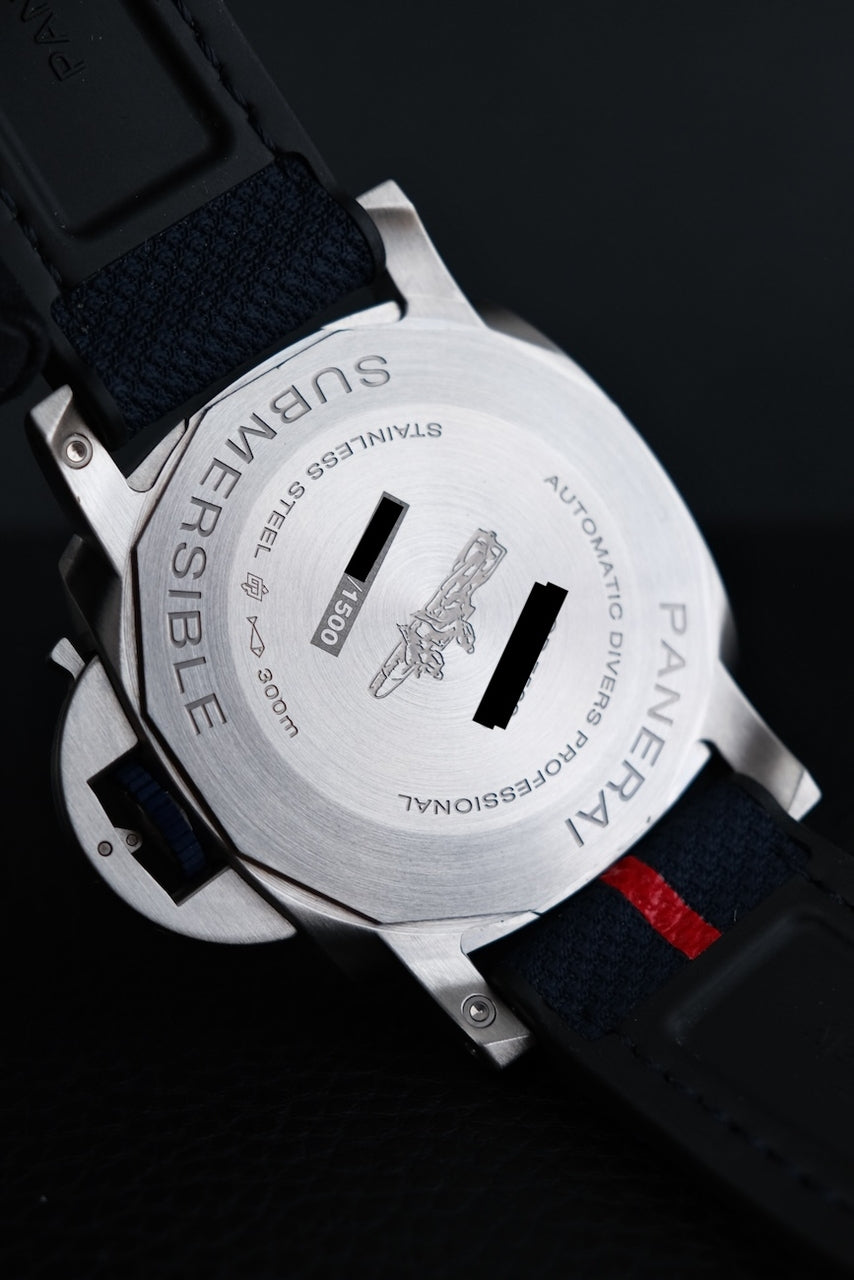 Panerai Submersible QuarantaQuattro Luna Rossa PAM01391 - Detail view 8