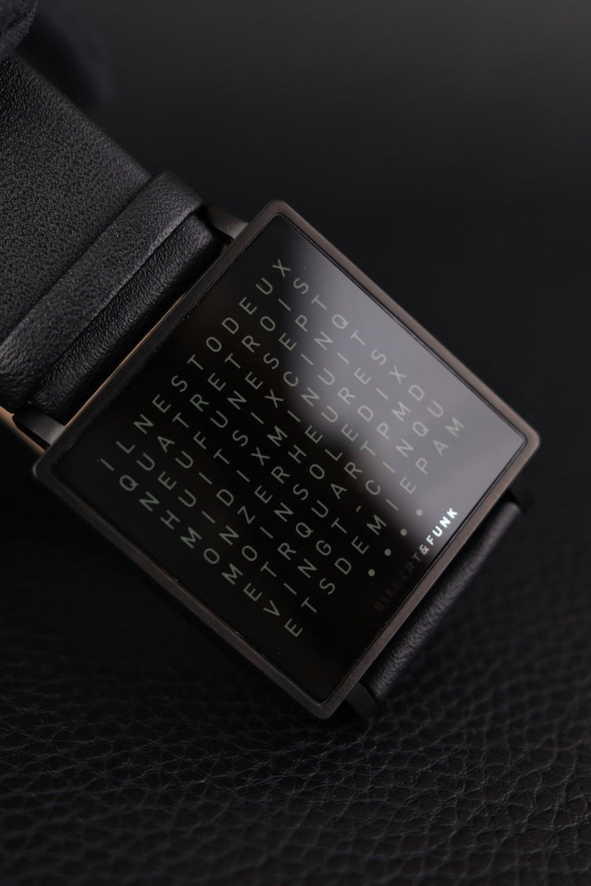 Biegert&Funk QlockTwo QW35FR Box + og. Papiere French Language, PVD Black, W001