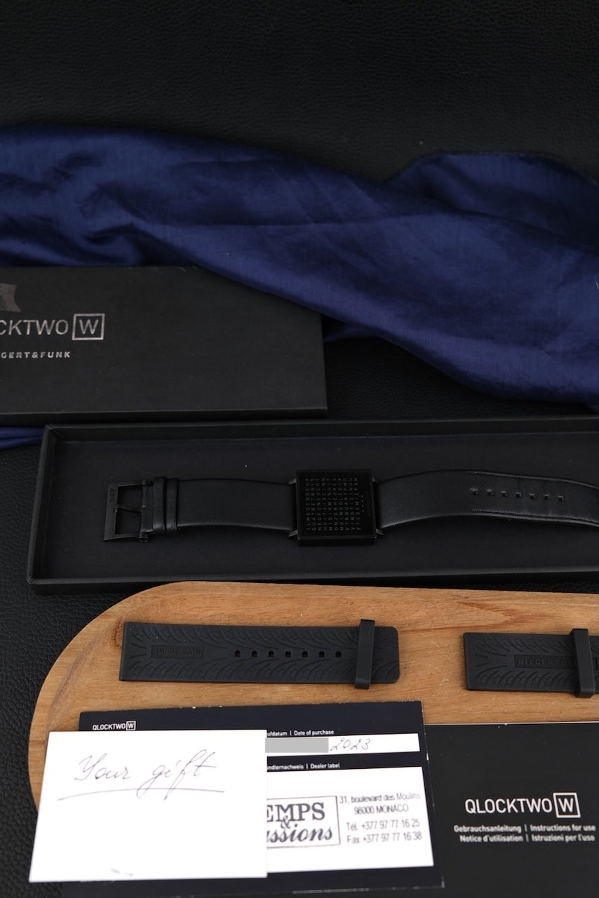 Biegert&Funk QlockTwo QW35FR Box + og. Papiere French Language, PVD Black, W001