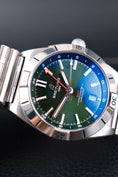 Carica l'immagine nel visualizzatore della galleria, Breitling Chronomat GMT 40 A32398101M1A1 - Detail view 2
