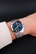 Carica l'immagine nel visualizzatore della galleria, Breitling Chronomat GMT 40 A32398101M1A1 - Detail view 14
