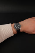 Cargar la imagen en la vista de la galería, Stowa Verus 40 no Date Automatic Stowa Versus No Date Box + og. Papiere
