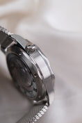 Carica l'immagine nel visualizzatore della galleria, Omega Seamaster Diver 60th Anniversary 21030422003002 - Detail view 5
