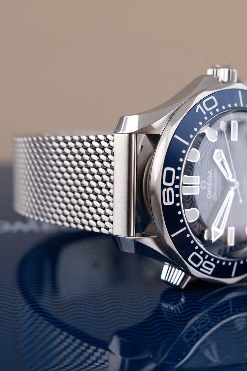 Omega Seamaster Diver 60th Anniversary 21030422003002 - Detail view 4
