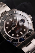 Carica l'immagine nel visualizzatore della galleria, Rolex Sea-Dweller 126600 Box + og. Papiere Single Red 2020, LC100, SERVICED, First Buyer's Invoice
