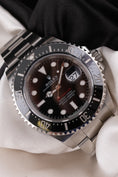Carica l'immagine nel visualizzatore della galleria, Rolex Sea-Dweller 126600 Box + og. Papiere Single Red 2020, LC100, SERVICED, First Buyer's Invoice
