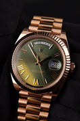 Carica l'immagine nel visualizzatore della galleria, Rolex Day-Date 40 228235 Box + og. Papiere Olive Dial, SERVICED, First Buyer's Invoice, LC EU
