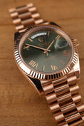 Carica l'immagine nel visualizzatore della galleria, Rolex Day-Date 40 228235 Box + og. Papiere Olive Dial, SERVICED, First Buyer's Invoice, LC EU
