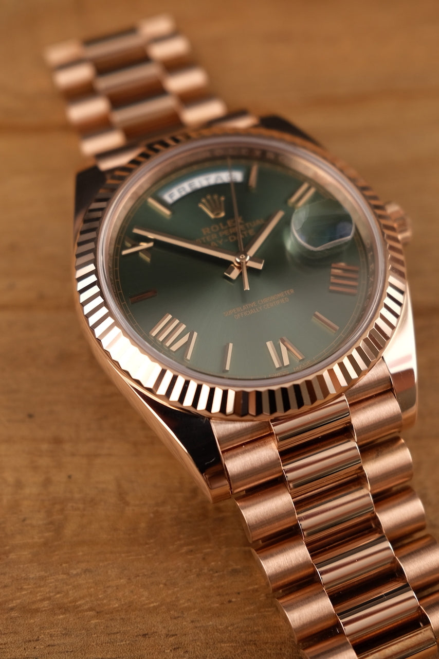Rolex Day-Date 40 228235 Box + og. Papiere Olive Dial, SERVICED, First Buyer's Invoice, LC EU