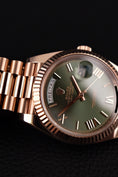 Carica l'immagine nel visualizzatore della galleria, Rolex Day-Date 40 228235 Box + og. Papiere Olive Dial, SERVICED, First Buyer's Invoice, LC EU
