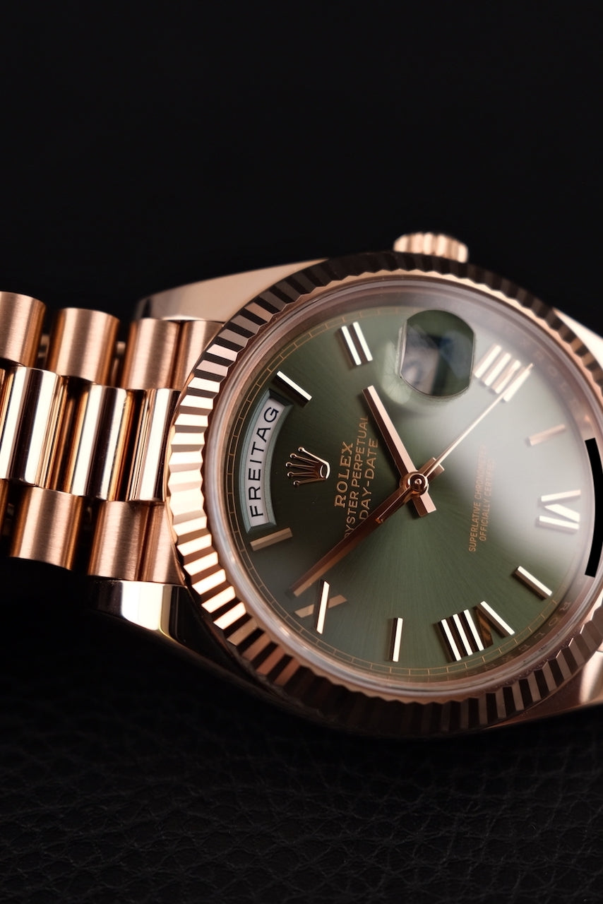 Rolex Day-Date 40 228235 Box + og. Papiere Olive Dial, SERVICED, First Buyer's Invoice, LC EU