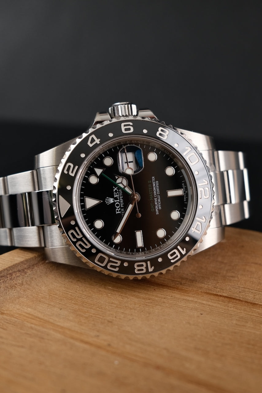 Rolex GMT-Master II 116710LN Box + og. Papiere NOS Unworn, Partly Stickered