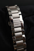Cargar la imagen en la vista de la galería, Longines Conquest GMT 41 L36874566 Box + og. Papiere 2025, German Delivered, Black Dial
