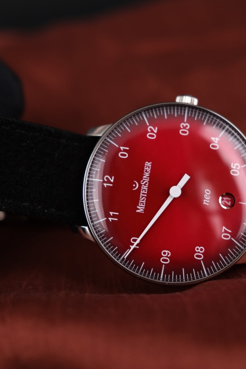Meistersinger Form Und Stil Neo NE911D Box + og. Papiere Red Dial, German First Buyer's Invoice