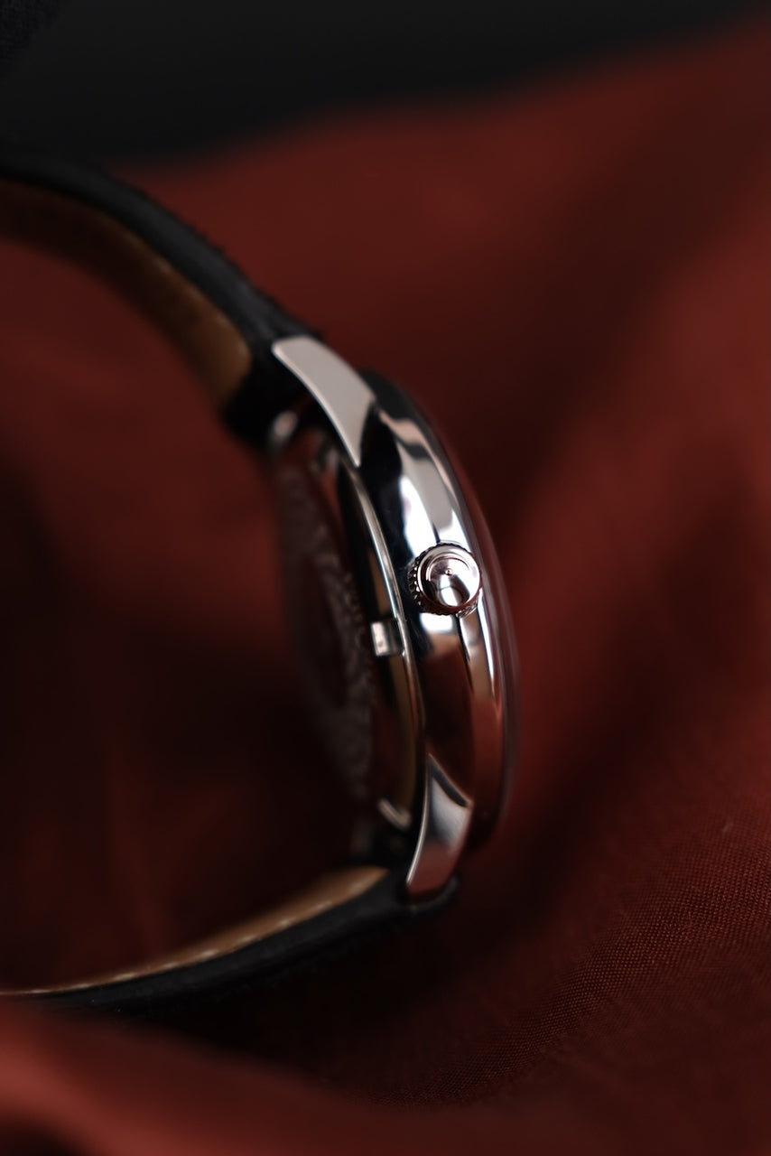 Meistersinger Form Und Stil Neo NE911D Box + og. Papiere Red Dial, German First Buyer's Invoice