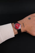 Bild in Galerie-Betrachter laden, Meistersinger Form Und Stil Neo NE911D Box + og. Papiere Red Dial, German First Buyer's Invoice
