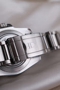 Carica l'immagine nel visualizzatore della galleria, Tudor Hydronaut II 20030 - Detail view 7
