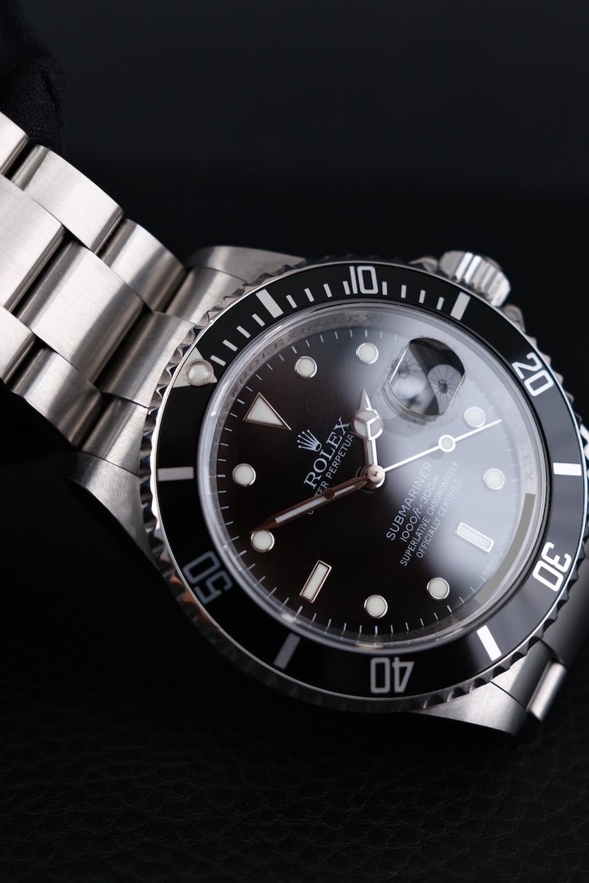 Rolex Submariner Date 16610 - Detail view 2
