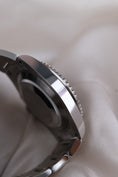 Carica l'immagine nel visualizzatore della galleria, Rolex Submariner 124060 - Detailansicht 8
