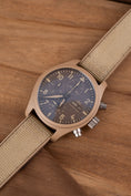 Charger l'image dans la visionneuse de la galerie, IWC Fliegeruhr Chronograph Top Gun IW389402 Box + og. Papiere "Mojave Desert", 2023, 41mm
