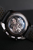 Bild in Galerie-Betrachter laden, Omega Speedmaster Dark Side Of The Moon 31192443001001 - Detailansicht 12

