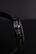 Bild in Galerie-Betrachter laden, Omega Speedmaster Dark Side Of The Moon 31192443001001 - Detailansicht 9

