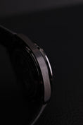 Bild in Galerie-Betrachter laden, Omega Speedmaster Dark Side Of The Moon 31192443001001 - Detailansicht 7
