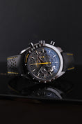 Bild in Galerie-Betrachter laden, Omega Speedmaster Dark Side Of The Moon 31192443001001 - Detailansicht 2
