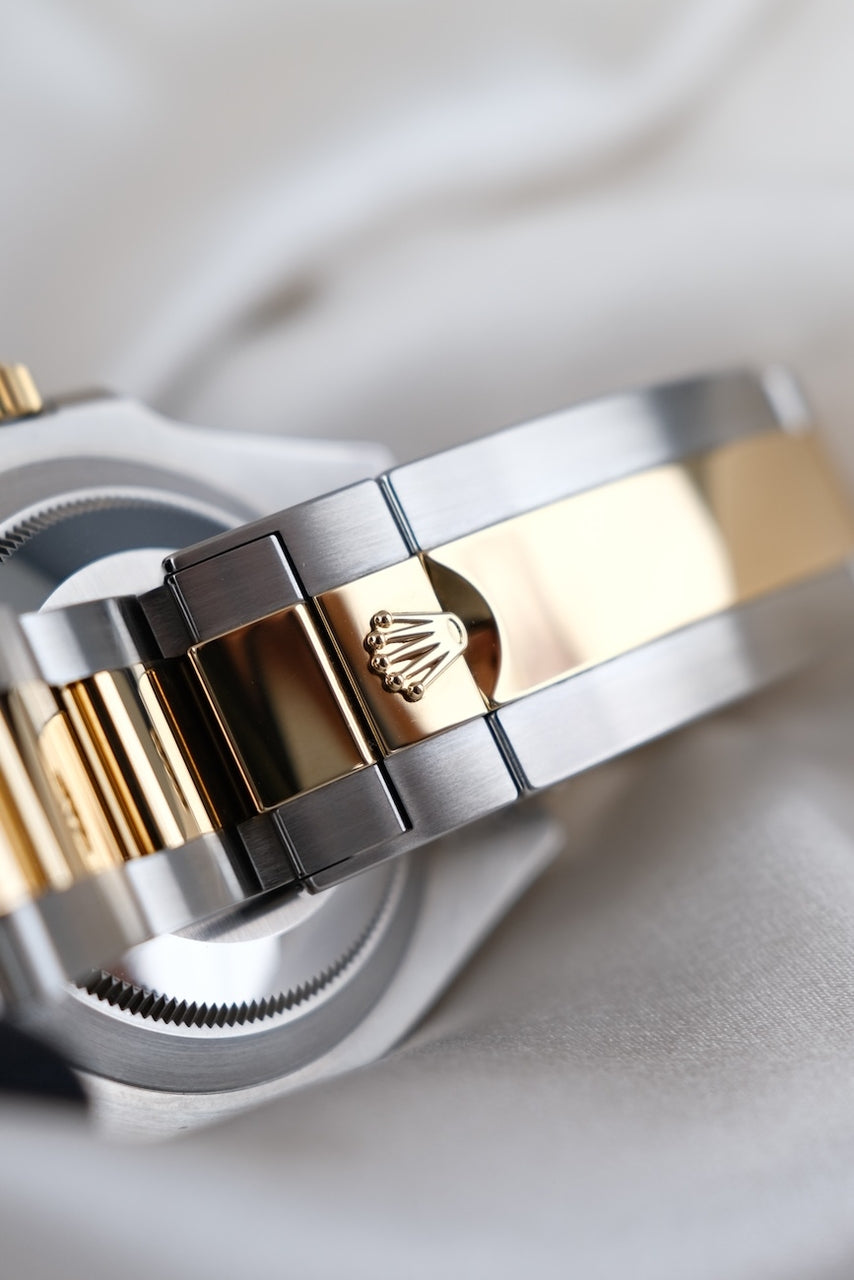 Rolex Submariner Date 126613LN - Detail view 6