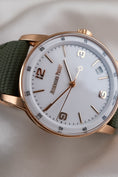 Bild in Galerie-Betrachter laden, Audemars Piguet Code 11.59 15210OR Box + og. Papiere 18k Pink Gold, AP Warranty 10/2026, incl. AP Leather Strap
