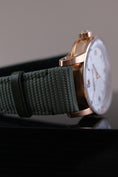 Bild in Galerie-Betrachter laden, Audemars Piguet Code 11.59 15210OR Box + og. Papiere 18k Pink Gold, AP Warranty 10/2026, incl. AP Leather Strap
