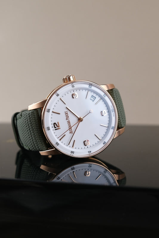 Audemars Piguet Code 11.59 15210OR Box + og. Papiere 18k Pink Gold, AP Warranty 10/2026, incl. AP Leather Strap